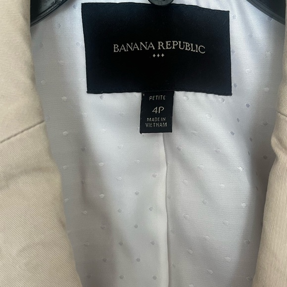 Tan Banana Republic Blazer - Picture 4 of 4